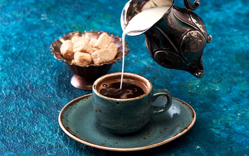 Sütlü Türk Kahvesi